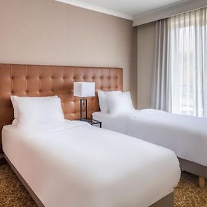 1 Bedroom Suite 2 Twin or Single Beds Sofa bed